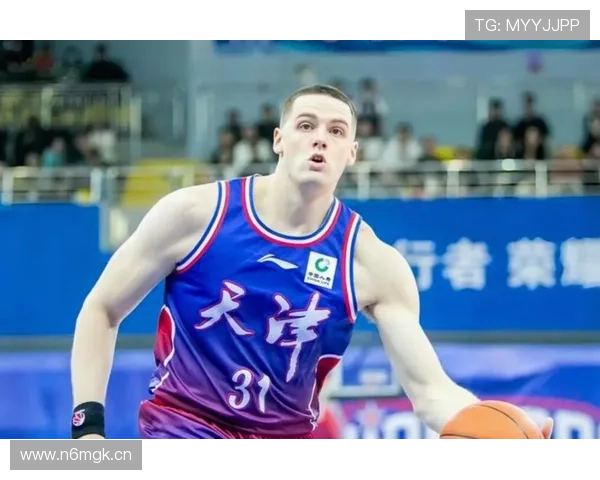 奎因42+7+8广东大胜第二 奎因42+7+8广东大胜第二